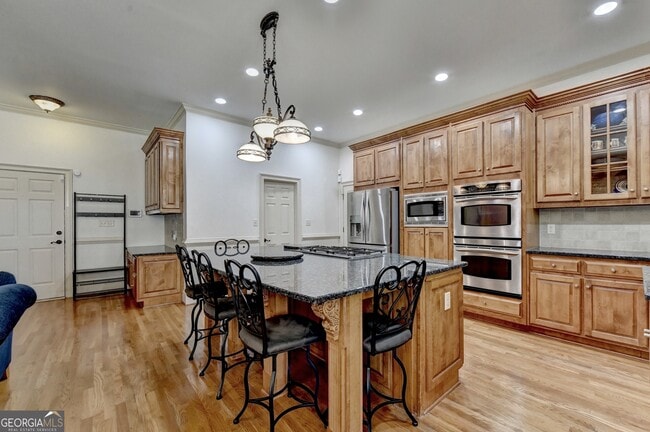 Building Photo - 8910 Pinehurst Cove