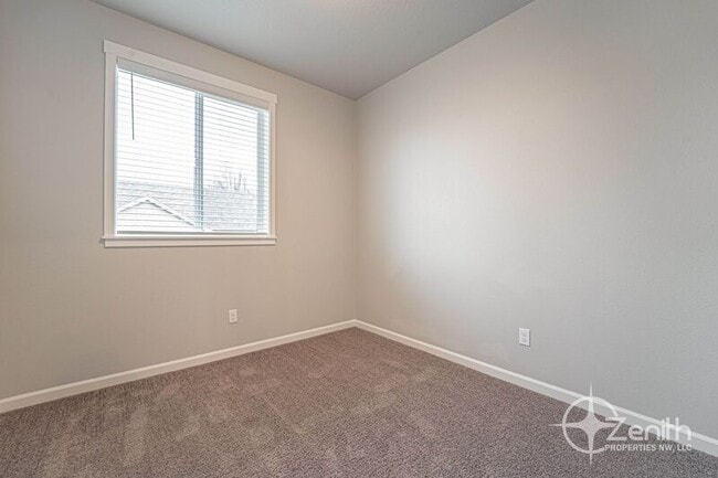 Building Photo - 16304 NE 21st St