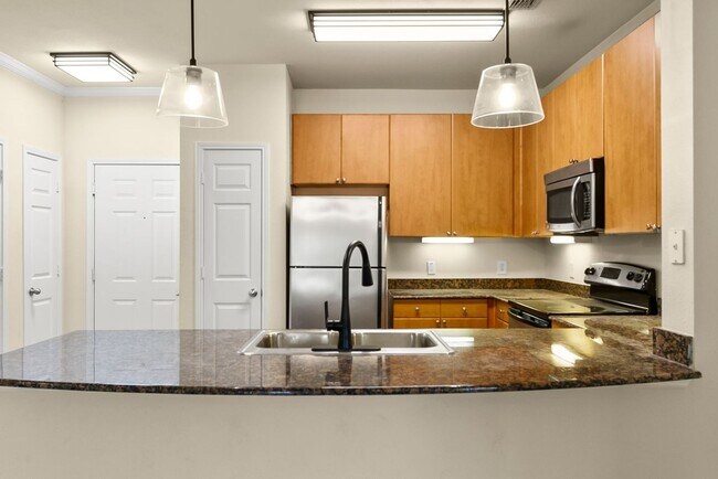 Building Photo - Midtown Village 2 Bed 2 Bath Condo! Available Now! Call Today to Schedule a Tour!