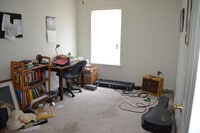 Building Photo - Charming 2-Bedroom Duplex in Prime Harriso...