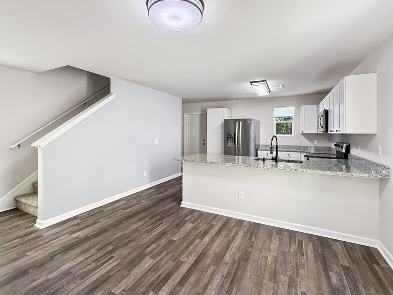 Building Photo - 140 Palmetto Breeze Cir