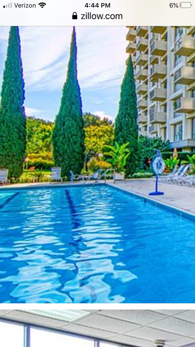 Building Photo - 2170 Century Park E