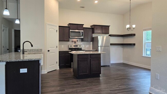 Building Photo - 5157 Peach Dr