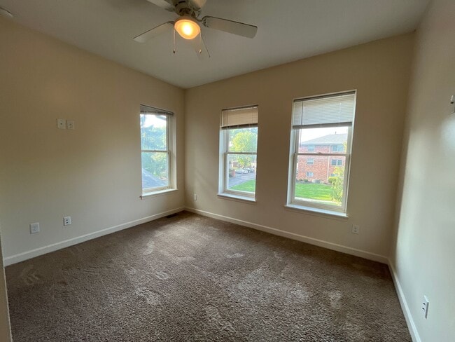 Building Photo - 211 E Lane Ave