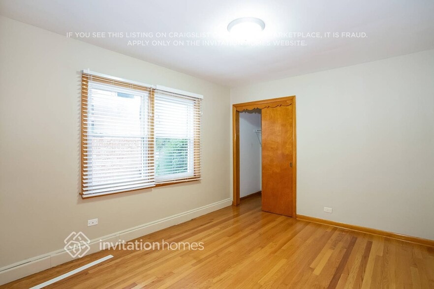 Building Photo - 8127 N Octavia Ave