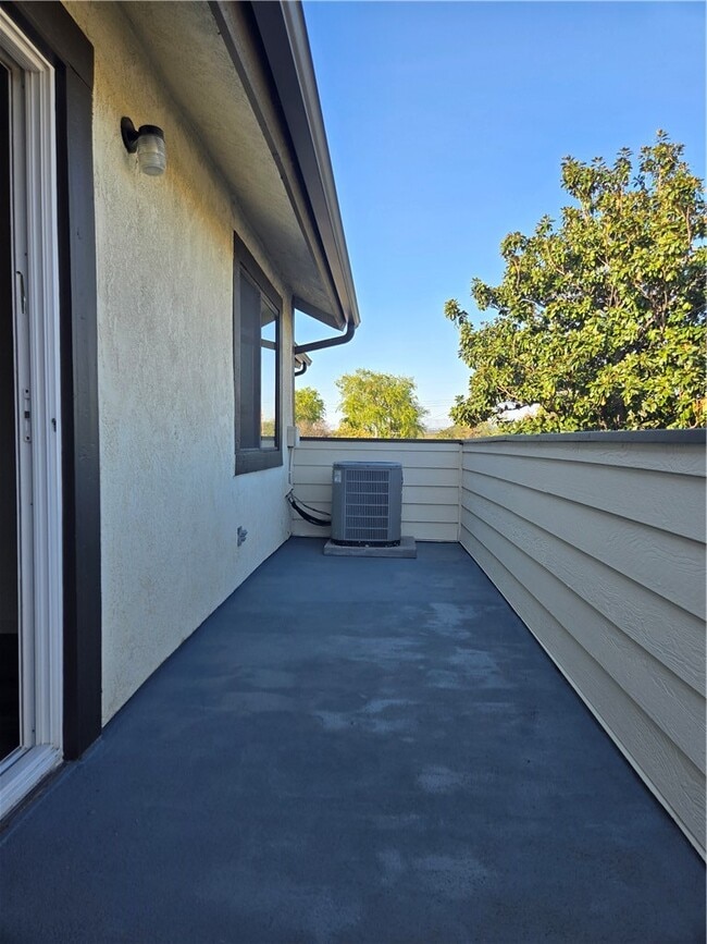 Building Photo - 2624 W Porter Ave