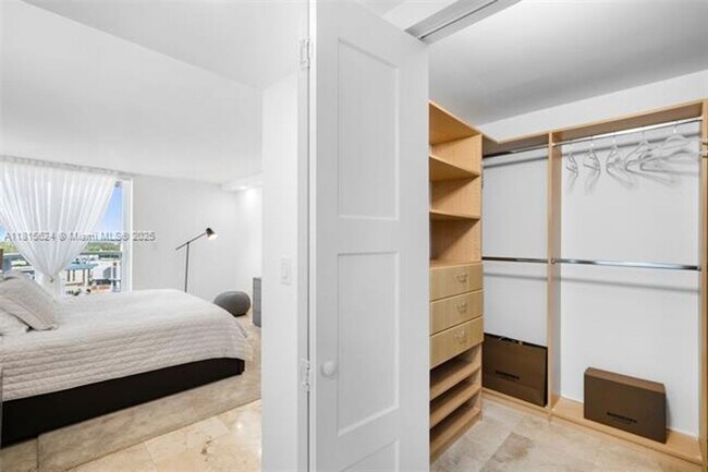 Building Photo - 2401 Collins Ave