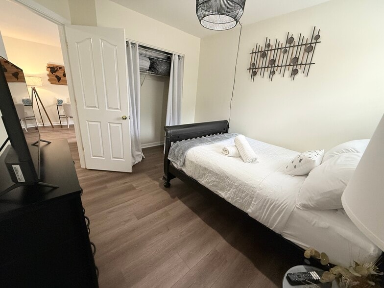 Building Photo - 8253 Belmont Stables Dr