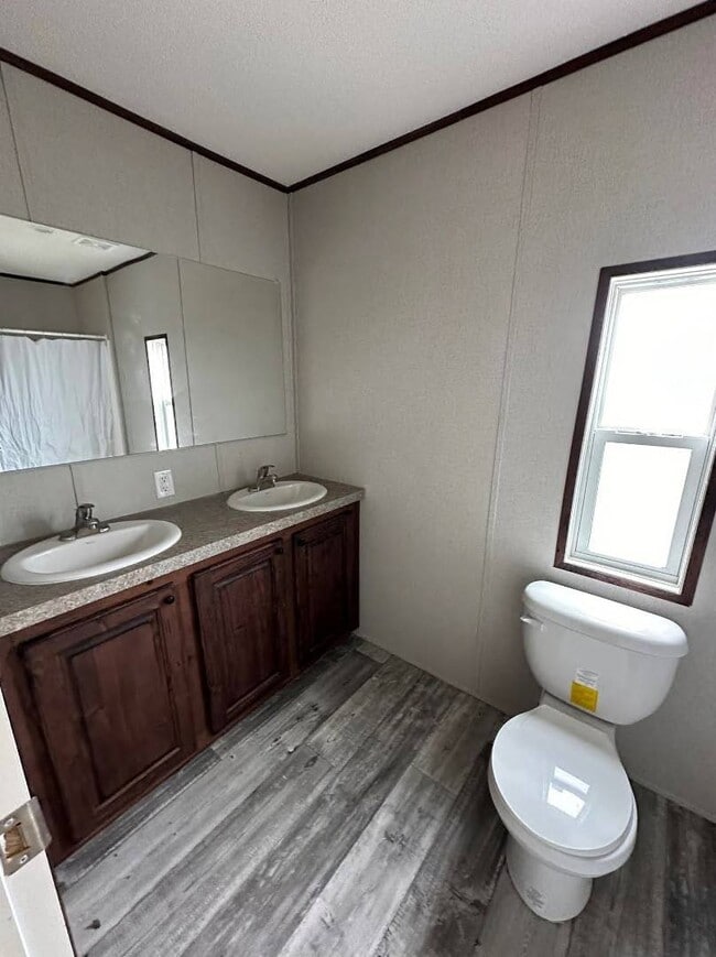 Building Photo - 3150 Plateau Dr