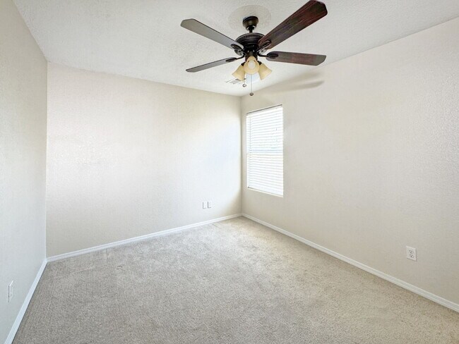 Building Photo - Stunning Cabezon Area Home!