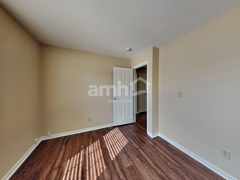 Building Photo - 7215 Kidwell Dr