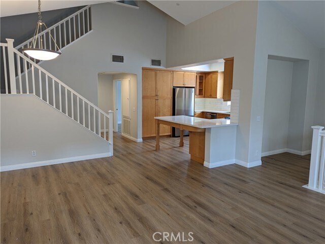 Building Photo - 33 Visalia