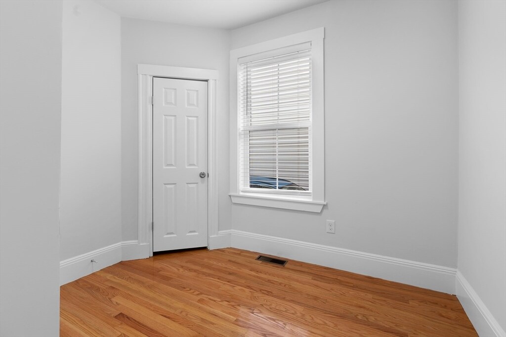 Building Photo - 79 Sydney St