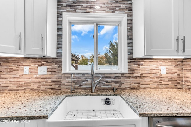 Building Photo - 922 Quincy Dr