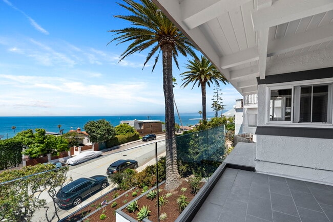 Building Photo - 7512 Rindge Ave