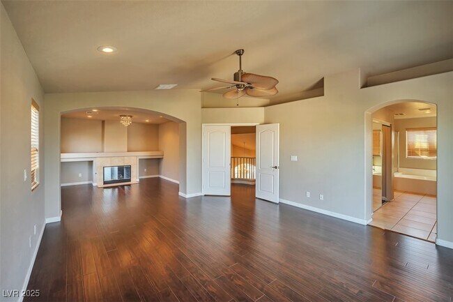 Building Photo - 1740 Flores Ln