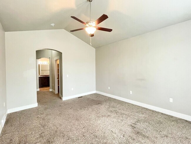 Building Photo - Great Riverton Home Now Available!