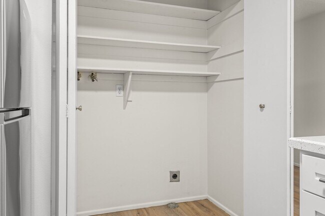 Building Photo - 1912-1914 SE Tacoma St.