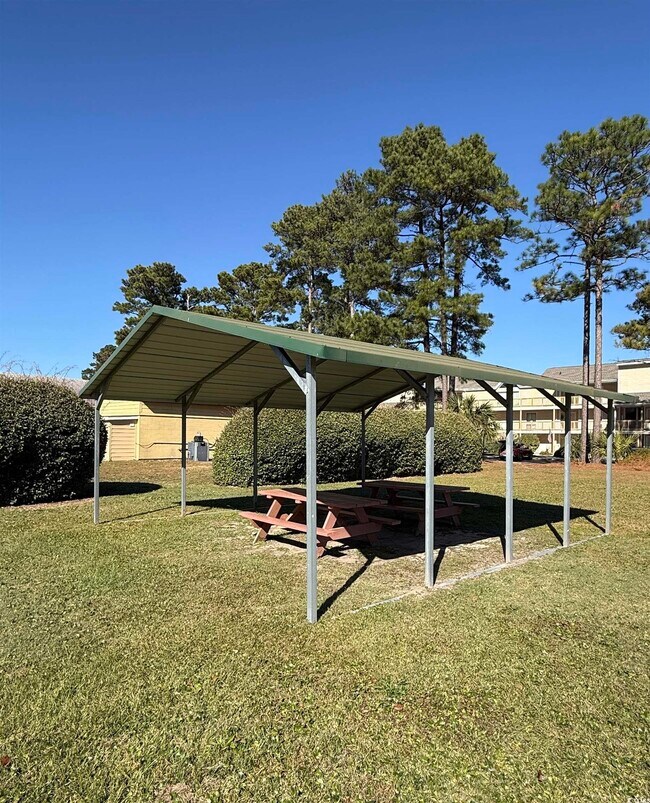 Building Photo - 1065 Plantation Dr W