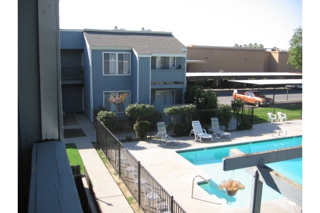 Pool - Orangewood Apartments