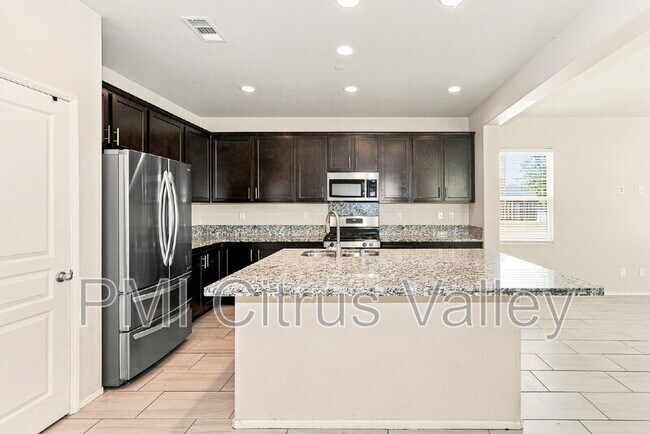 Building Photo - 24613 Round Meadow Dr