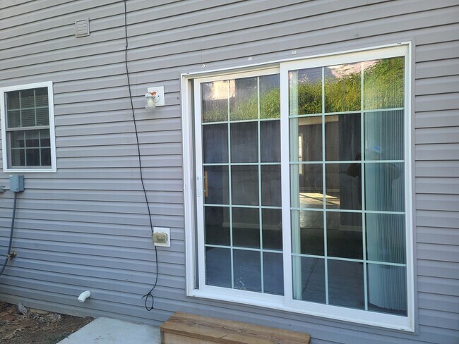 Building Photo - 3 Bedroom Townhouse for Rent in Waynesboro!