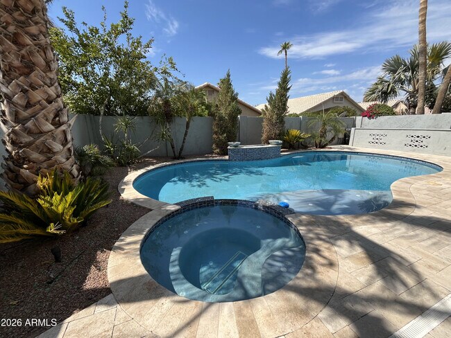 Building Photo - 8709 E Gail Rd