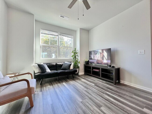 Building Photo - Stunning 3BD, 2.5BA Raleigh Townhome with ...