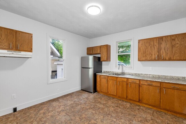 Building Photo - 705 Smith Ave SW