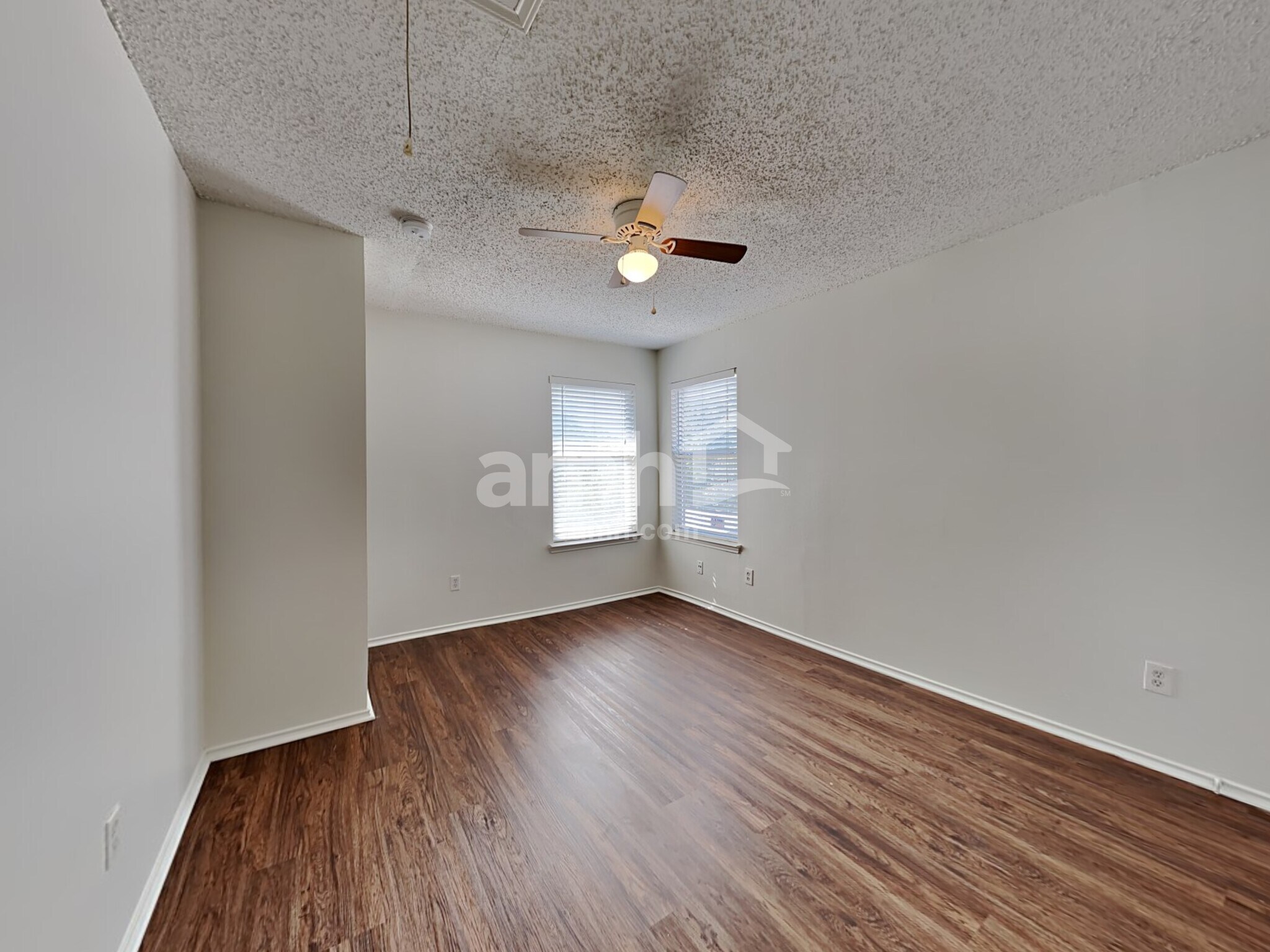 Building Photo - 830 Greenridge Dr