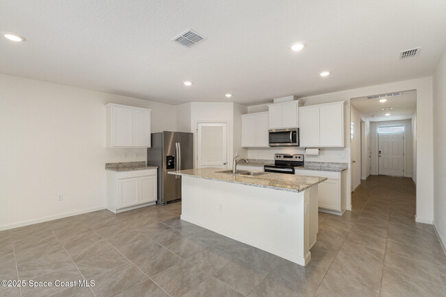 Building Photo - 6714 Topaz Dr