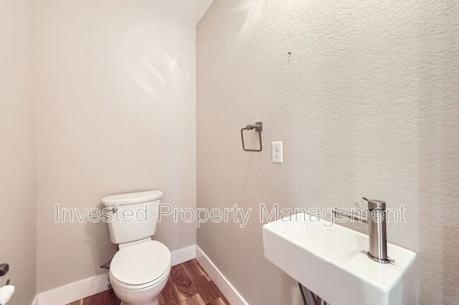 Building Photo - 1323 Elati St