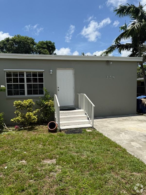 Building Photo - 328 S Biscayne River Dr