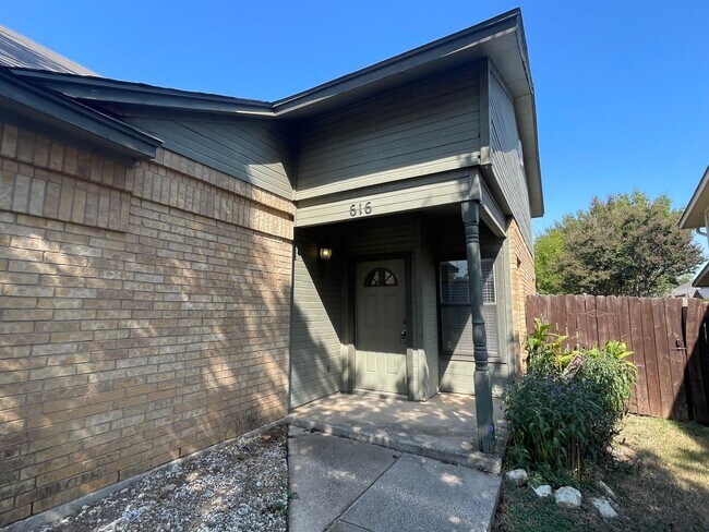 Primary Photo - 616 Canterbury St
