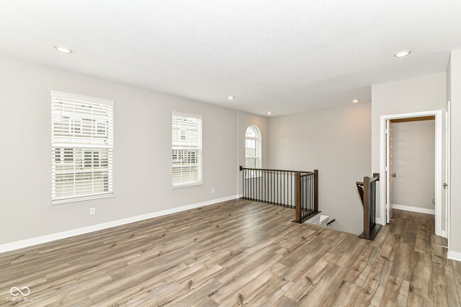 Building Photo - 6878 Sunstone Pl