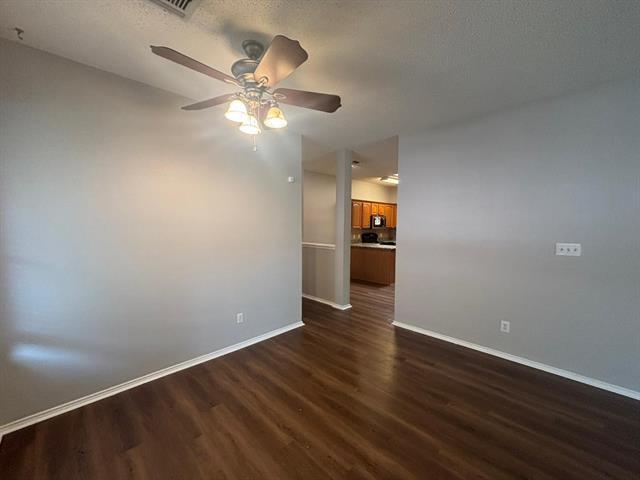 Building Photo - 2208 Wildwood Ln