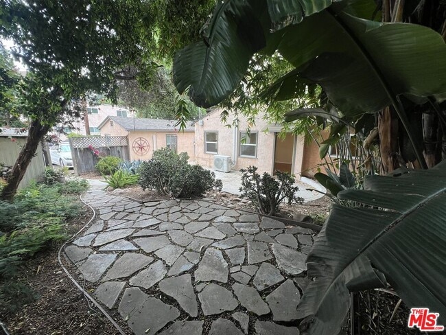 Building Photo - 2019 Cypress Ave.
