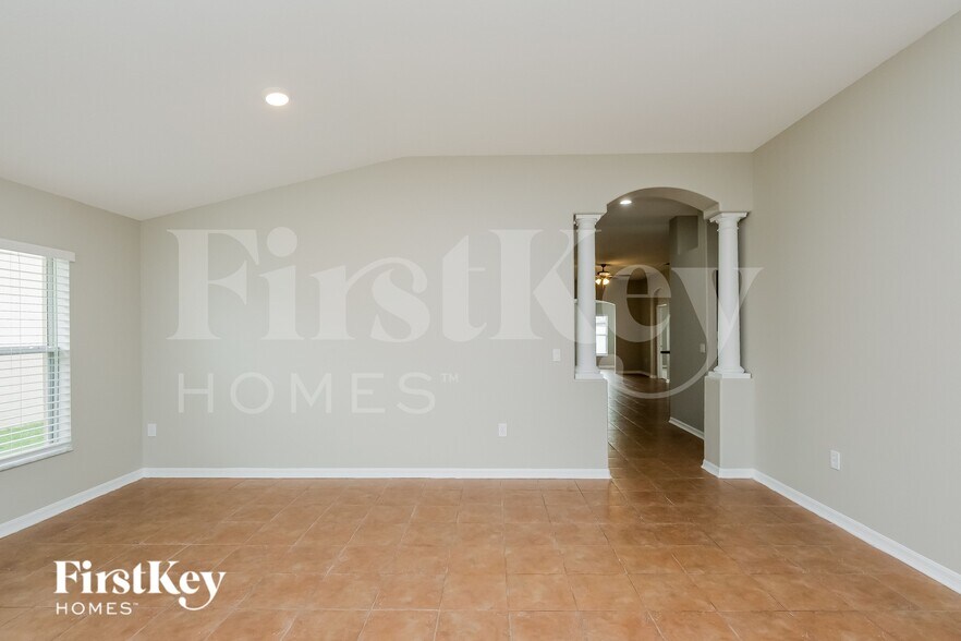 Building Photo - 1620 Bonita Bluff Ct