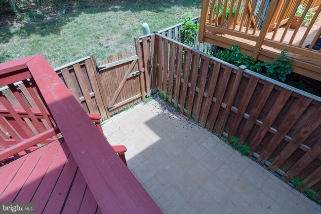 Building Photo - 5552 Jowett Ct