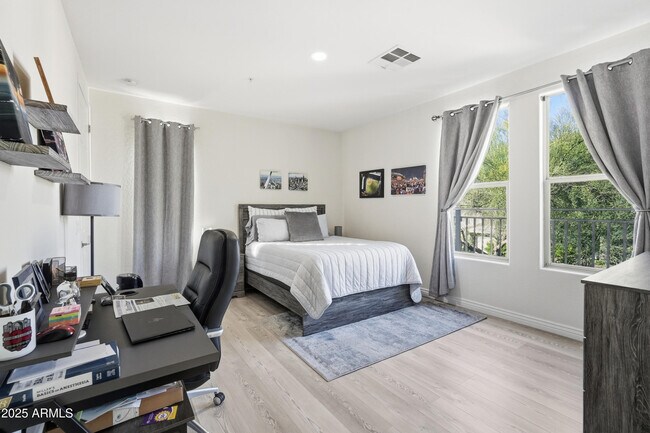 Building Photo - 20802 N Grayhawk Dr