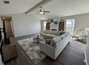 Building Photo - 8301 View Ridge Dr