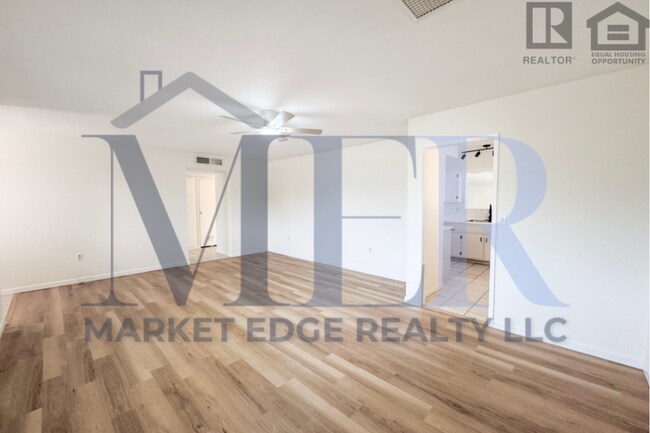 Building Photo - 2Bed/2Bath House in Sun City on Golf Course! Ready for Immediate Move-In!