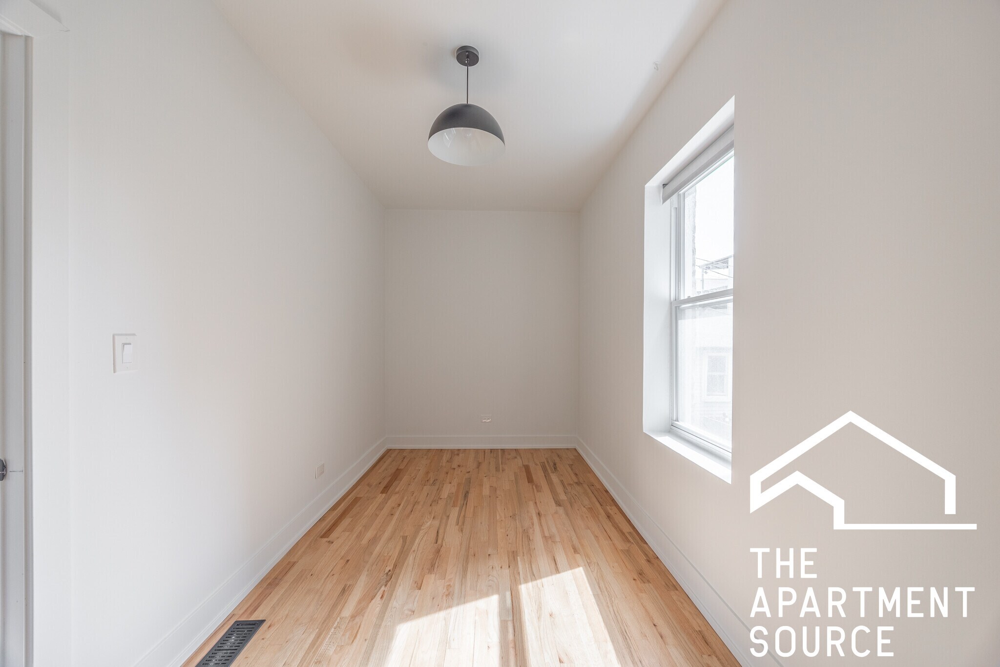 Building Photo - 3051 W Medill Ave