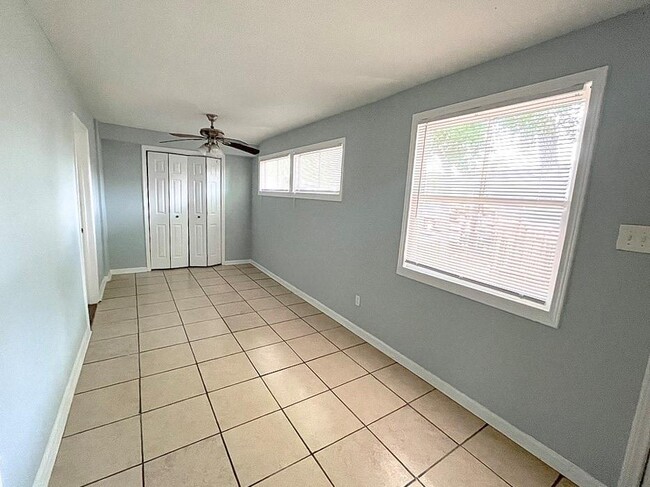 Building Photo - 1502 Bayou Shore Dr