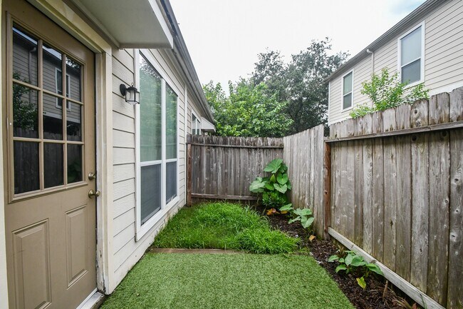 Building Photo - 14947 Atmore Pl Dr