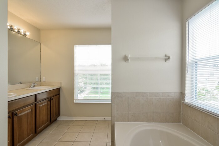 Building Photo - 5921 Cape Loop