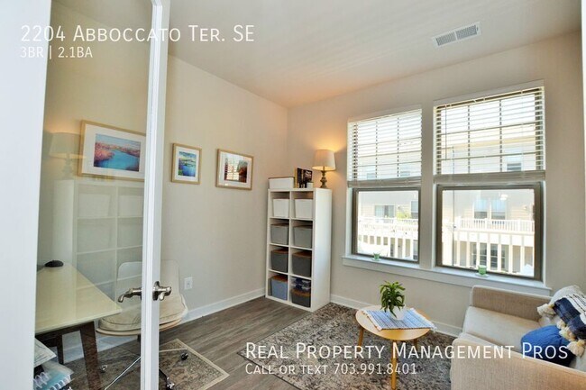 Building Photo - 2204 Abboccato Terrace SE
