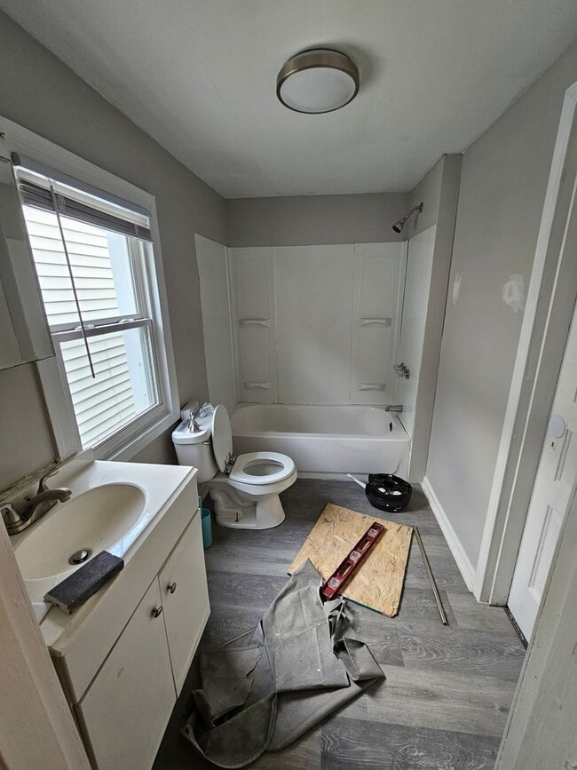 Building Photo - 6710 Vine St