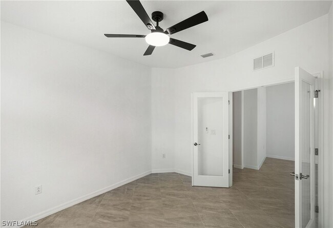 Building Photo - 1751 Alameda Dr