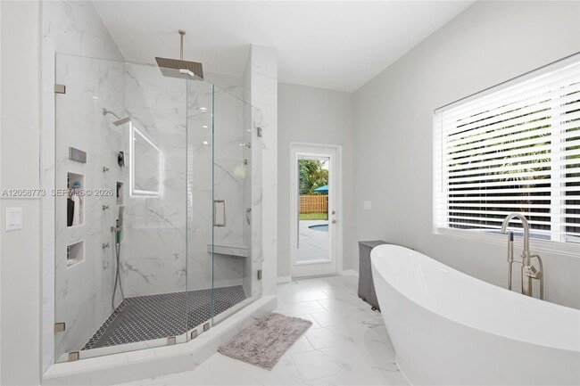 Building Photo - 15845 SW 87th Ave